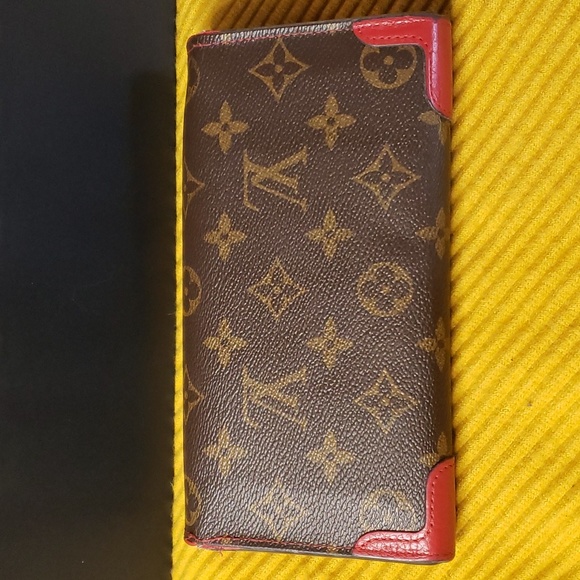 Sold! Louis Vuitton Sarah Wallet - Picture 3 of 9